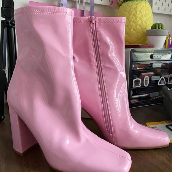 Steve Madden Pink Patent Boots - Size 7.5 - Lynden Boots - Picture 3 of 4